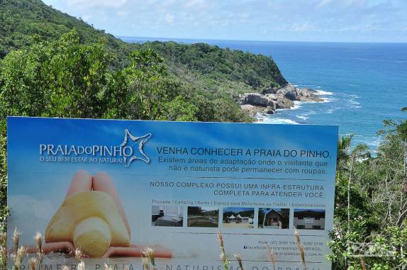 Passando por uma das mais famosas praias de naturismo do Brasil, em Balneário Camboriú, litoral de Santa Catarina